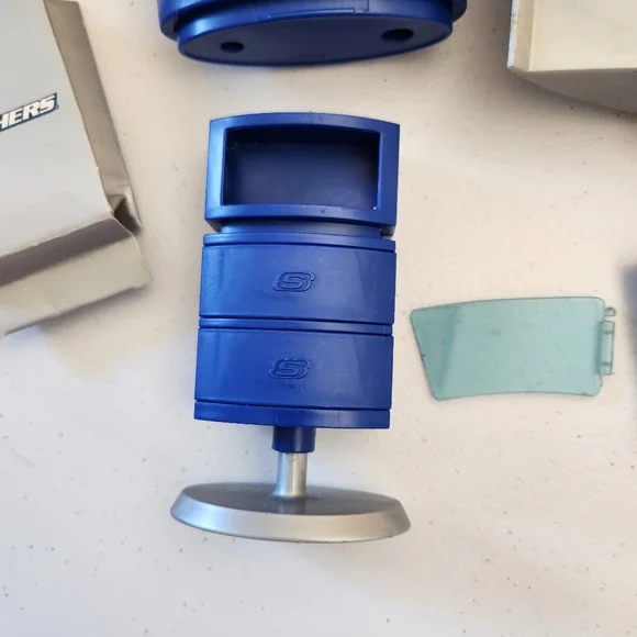 2005 My Scene Mall Maniacs Skechers Shoe Store Playset Pieces Parts Shoe Box - Picture 6 of 7